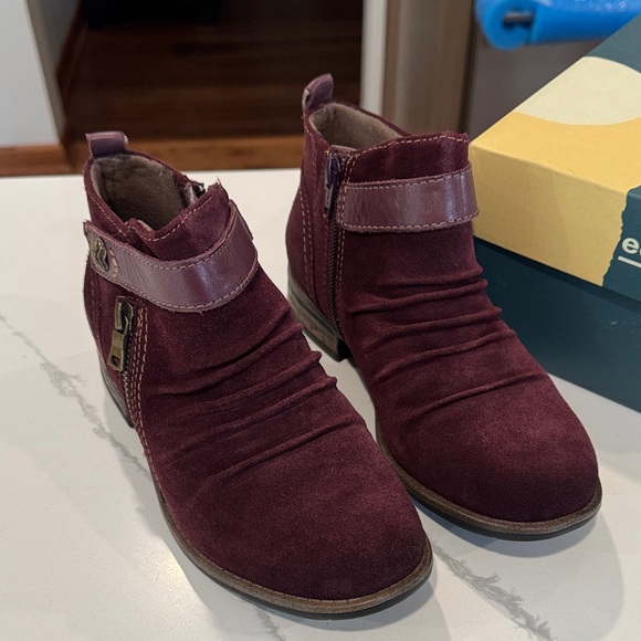 EARTH AVANI BUCKEYE BOOTTIE - Picture 1 of 10